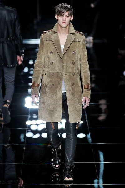Look 8